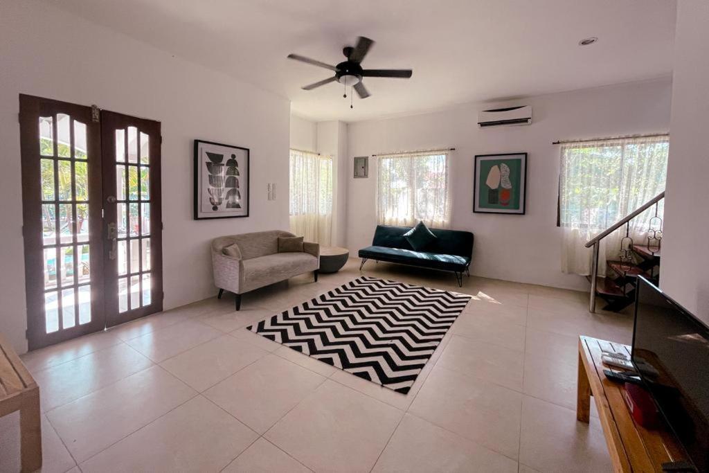 Beth'S Villa Moalboal Bagian luar foto