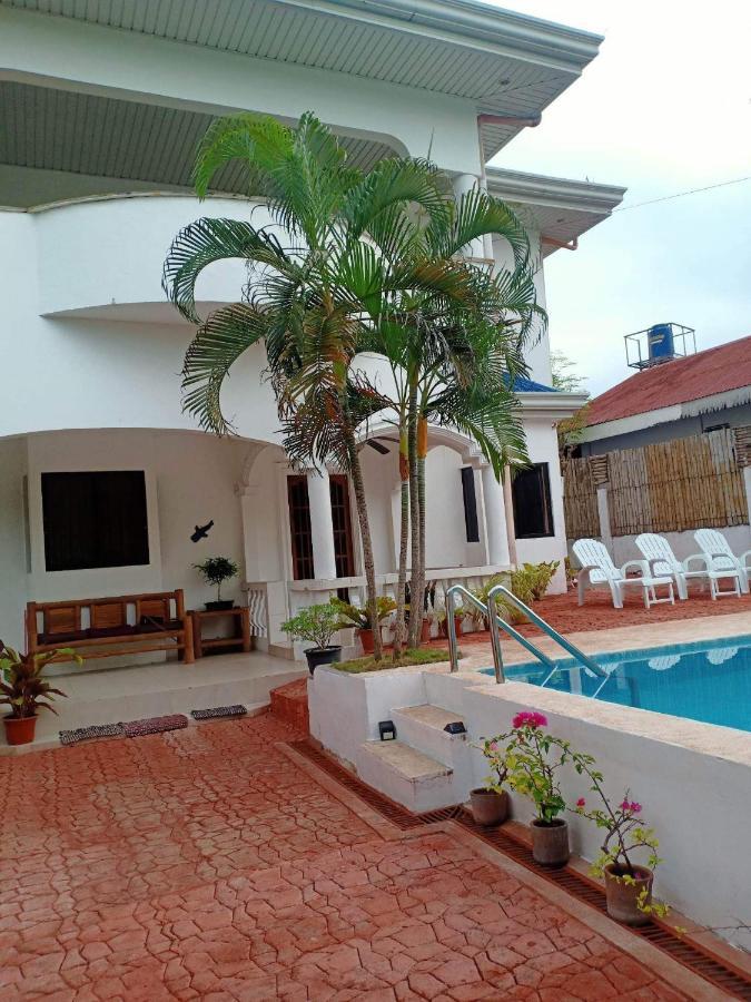Beth'S Villa Moalboal Bagian luar foto